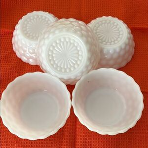 Anchor Hocking Vintage
Elegant White Textured Bowls Set